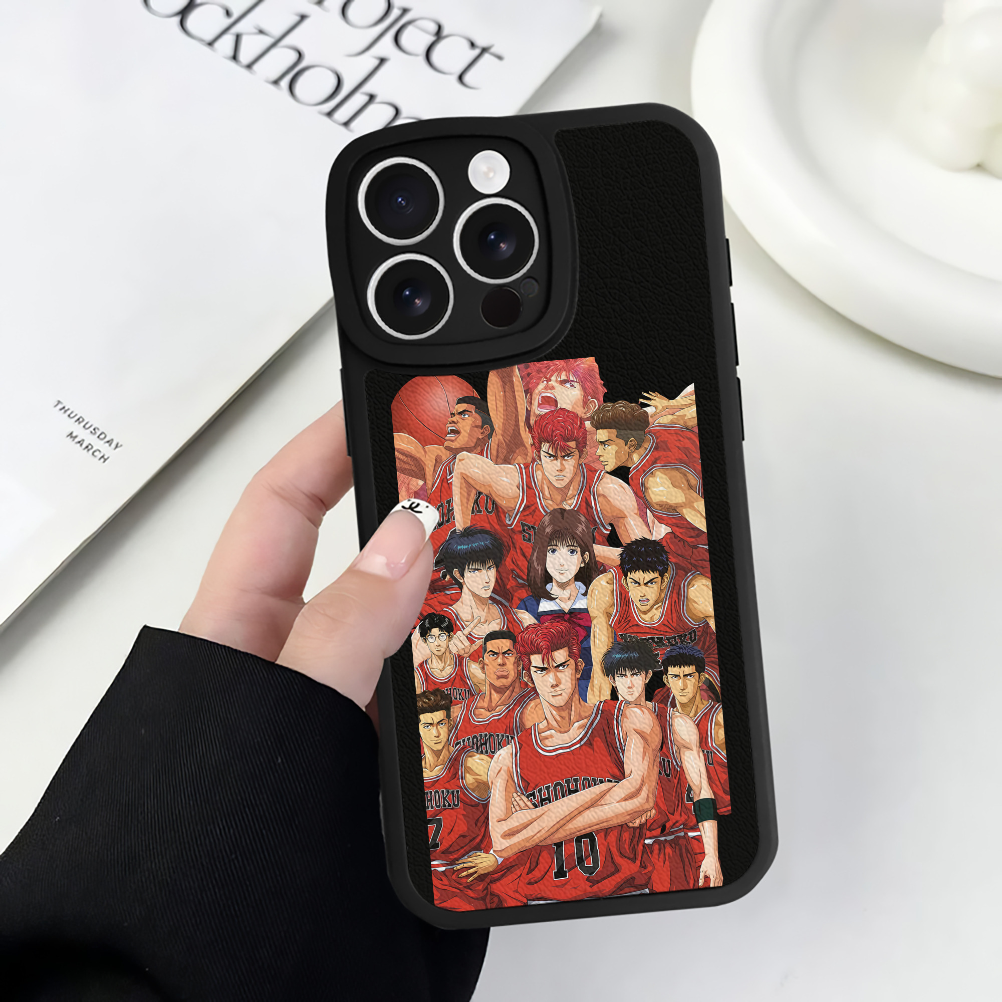（画像用） SLAM DUNK／スラムダンク 【iPhone 16シリーズ対応】シリコンスマホケース（レザー調） 材質：シリコン